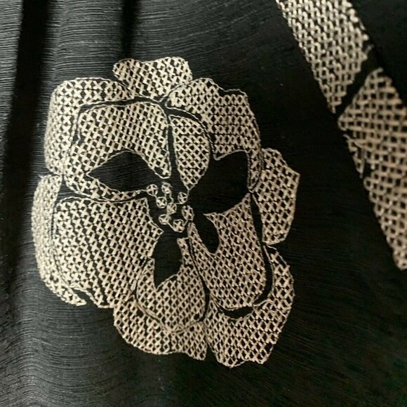 SilkLand Black with Gold Embroidered Blazer Petite Large 92% Silk - Picture 10 of 13